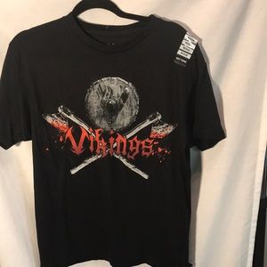 NWT Vikings unisex size M black short sleeved T-shirt